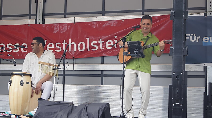 Musikalische Darbietung beim Stadtteilfest Glückstadt Nord