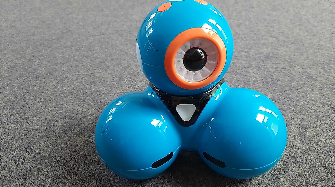 SpieleUniversum: Lerne den Dash-Roboter kennen