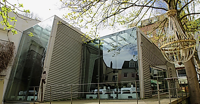 bistro_foyer-allee-theater-aussen-tag-r-1l2a4181-res0_1