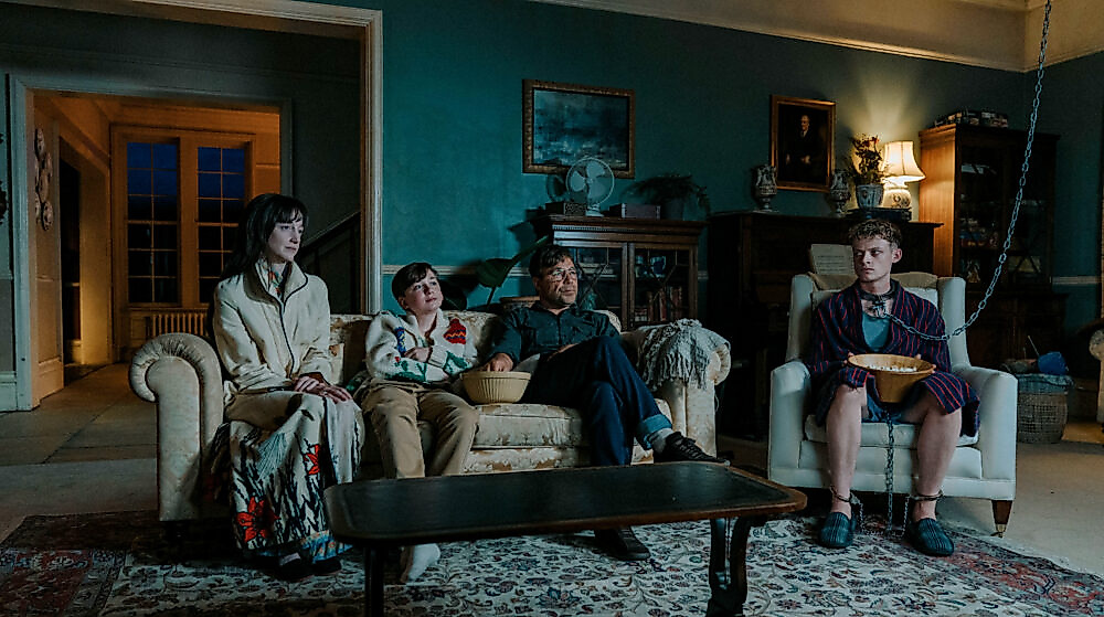 good-boy_andrea-riseborough-as-kathryn-kit-rakusen-as-jonathan-stephen-graham-as-chris-anson-boon-as-tommy_rpc-good-boy-limited-skopia-film-photograph-by-lukasz-bakj-x-verleih-1000x590