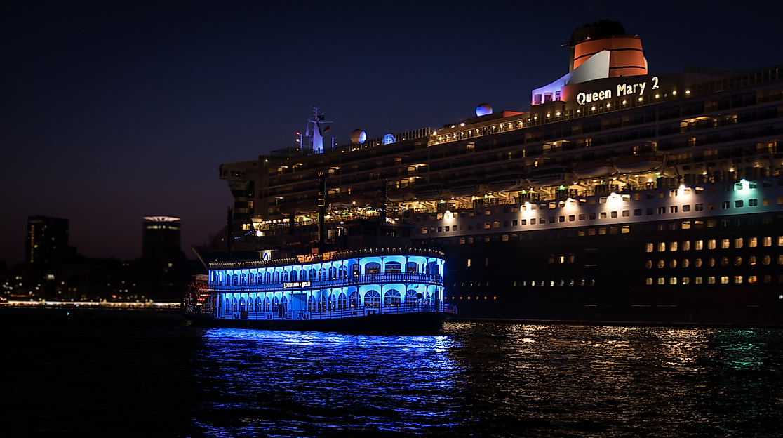 queen-mary-2_louisiana-star_c-michael-jaenichen