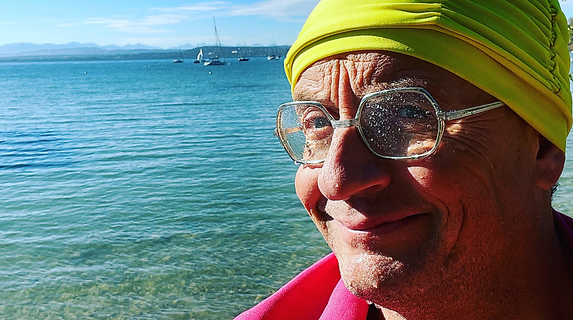 Wigald Boning mit Badekappe