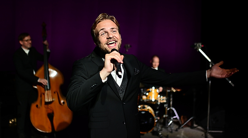 L-O-V-E - Die schönsten Liebeslieder der letzten 100 Jahre