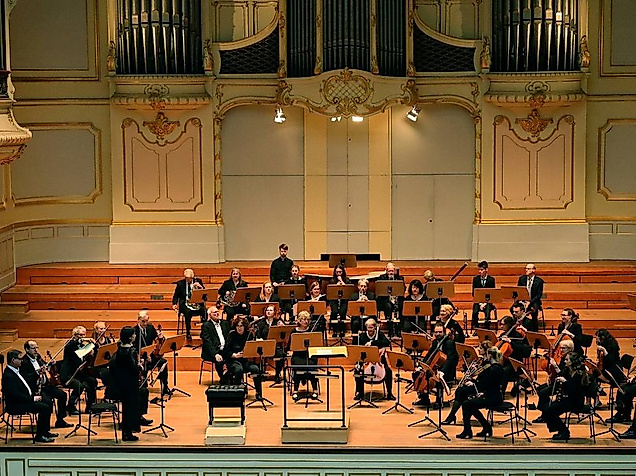 Hamburger Orchestergemeinschaft / Carlotta Nordmann / Wolf Tobias Maximilian Müller