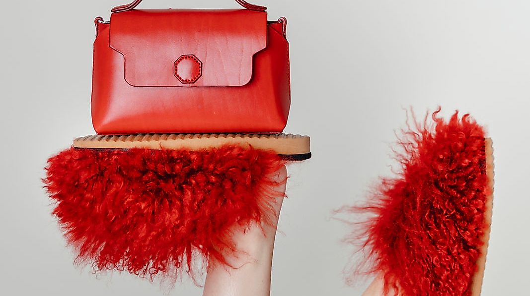 koppelmesse_fruehling_2026-astrid-jansen-astridjansen_tascheslipper_ledertibetlamm_naehen_schuhgr3824x12x8_2025_dorit-schulze