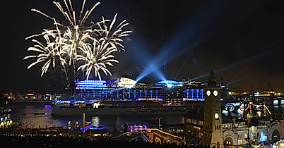 AIDA Feuerwerk Hafengeburtstag