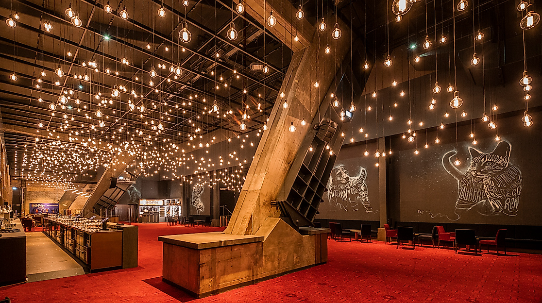 Foyer des Mehr! Theaters