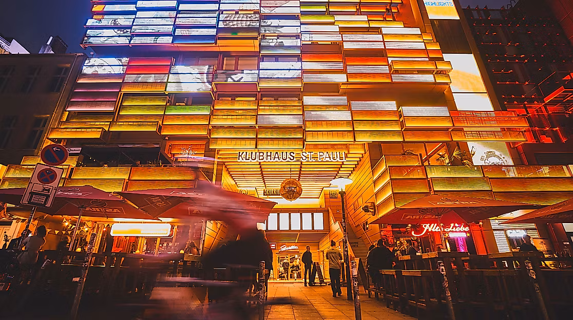 bahnhof-pauli-im-klubhaus-c-dam-thisisjulia-photography-web-2500x1500