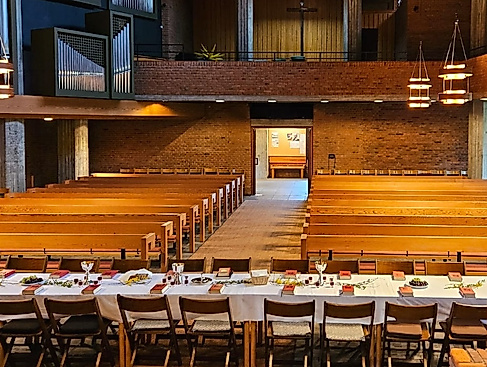Abendmahlsgottesdienst am gedeckten Tisch