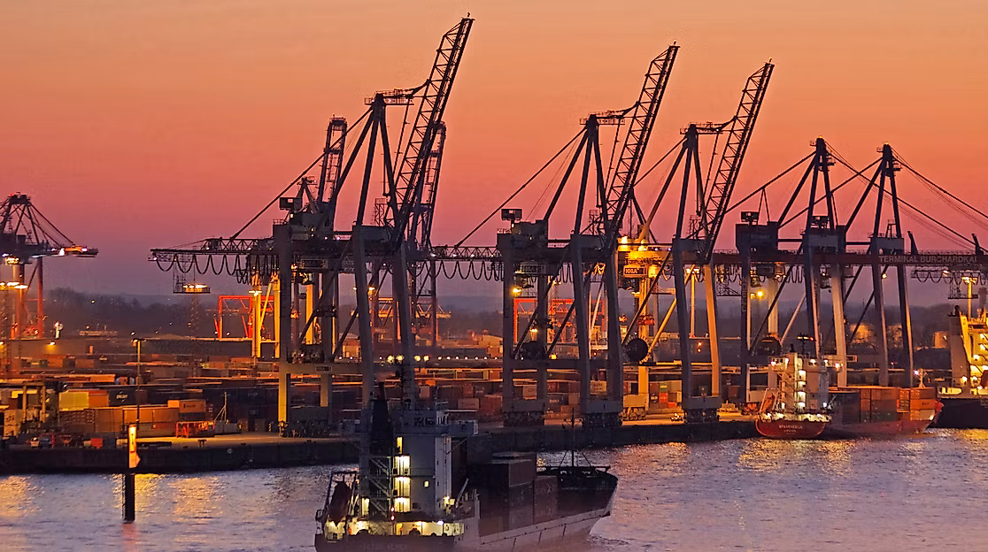 containerhafen_sonnenuntergang_c-ottmar-heinze