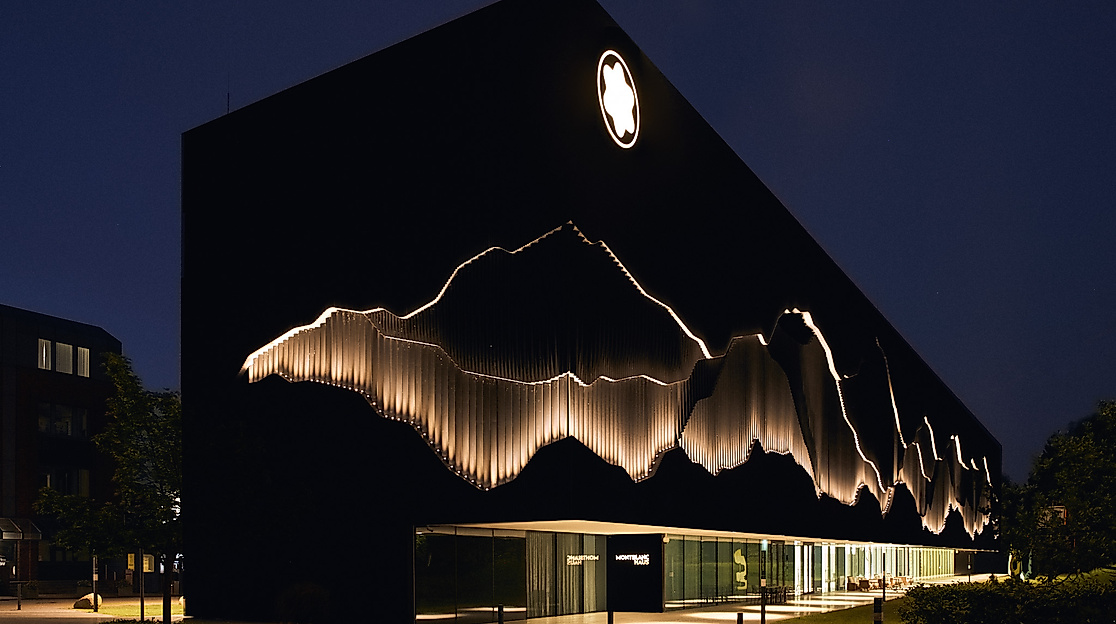 MONTBLANC HAUS_OUTSIDE_NIGHT