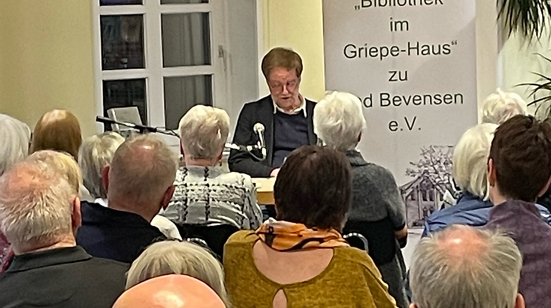 Lesung in Bibliothek mit Jürgen Trumann