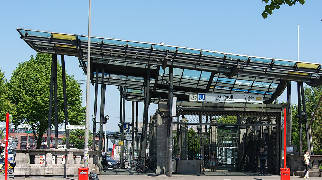 Treffpunkt: U-Bahnhof St. Pauli (Ausgang Millerntorplatz)