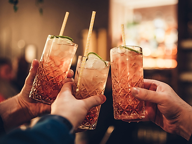 stockbild-queerbar-adobestock_662-259742-tobias-weber-erw-lizenz-2500x1500-web