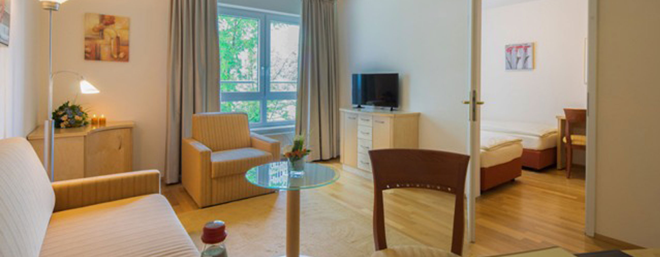 Hotel room NewLivingHome