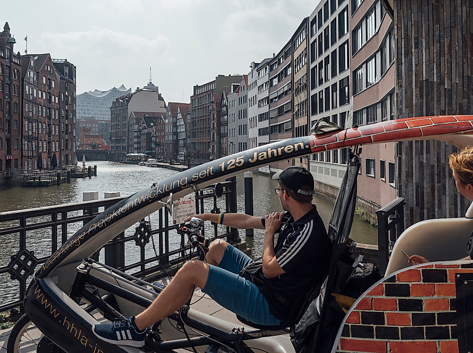 Mit der Rickscha durch Hamburg