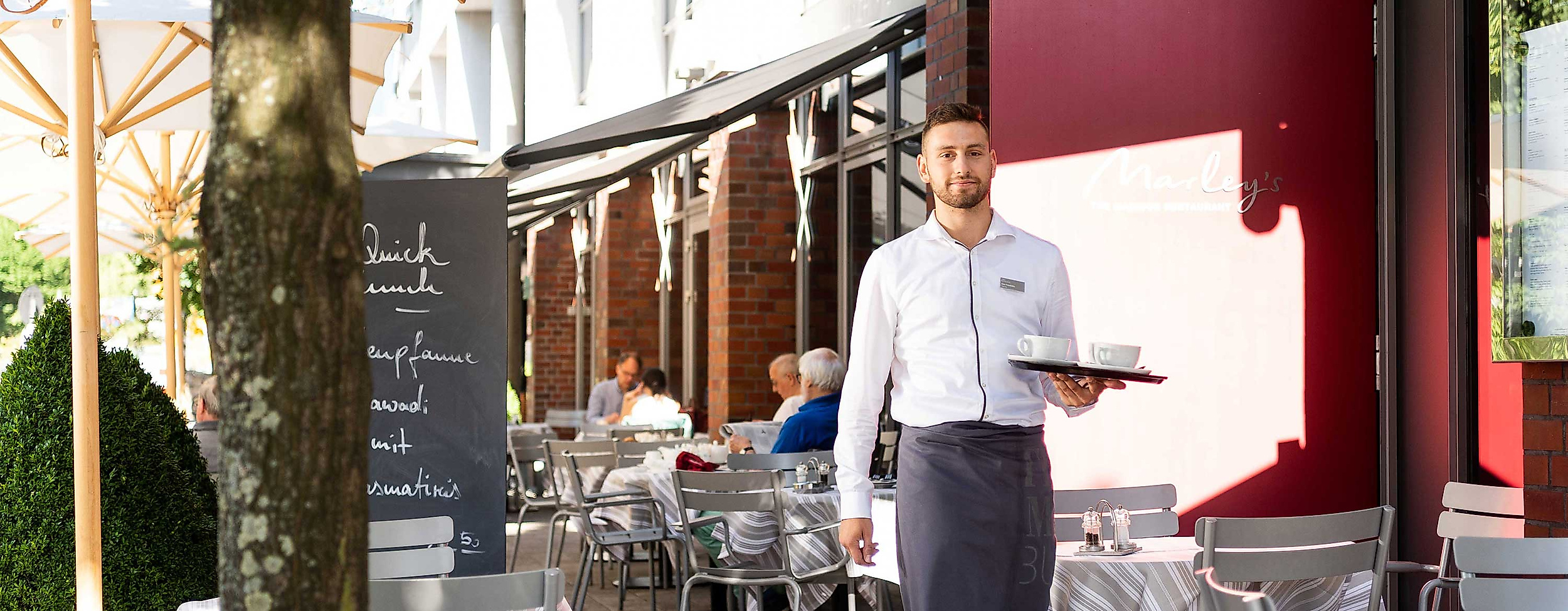 marleys-restaurant_aussenterrasse_c-2020_madison-hotel-gmbh