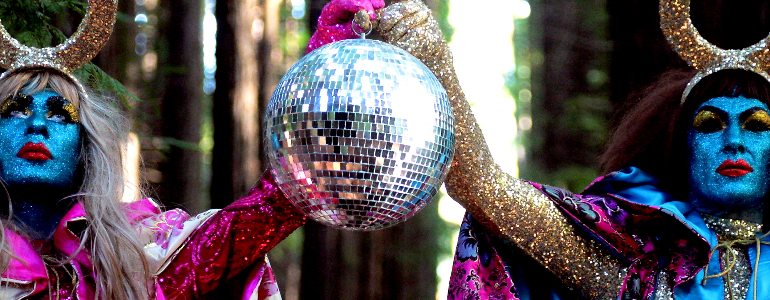 MK&G-Glitzer-The-Huxleys-2