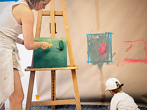 Mama und Sohn nebeneinander