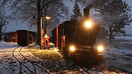 der Dampfzug in Deinste fährt zum Nikolaus