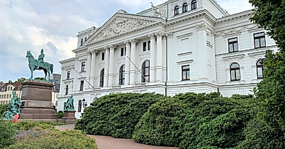 Grenztour Rathaus Altona