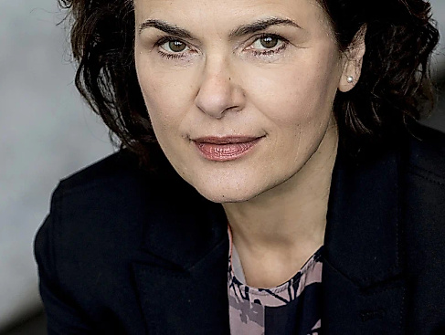 Theater! Theater!
                                - Maria Hartmann präsentiert Joan Didion | Als Gast Barbara Auer
