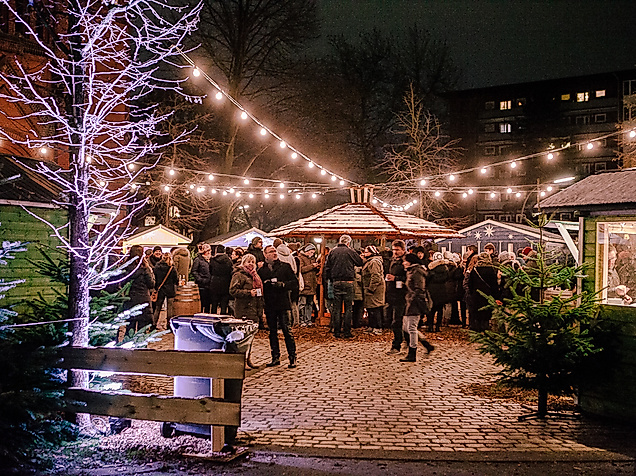 Weihnachtsmarkt Apostelkirche