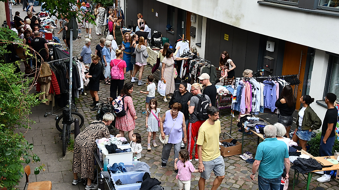 Flohmarkt und Stände
