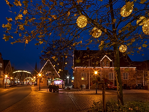 Weihnachtliche Stadtführung durch die historische Altstadt im Nordseebad Otterndorf