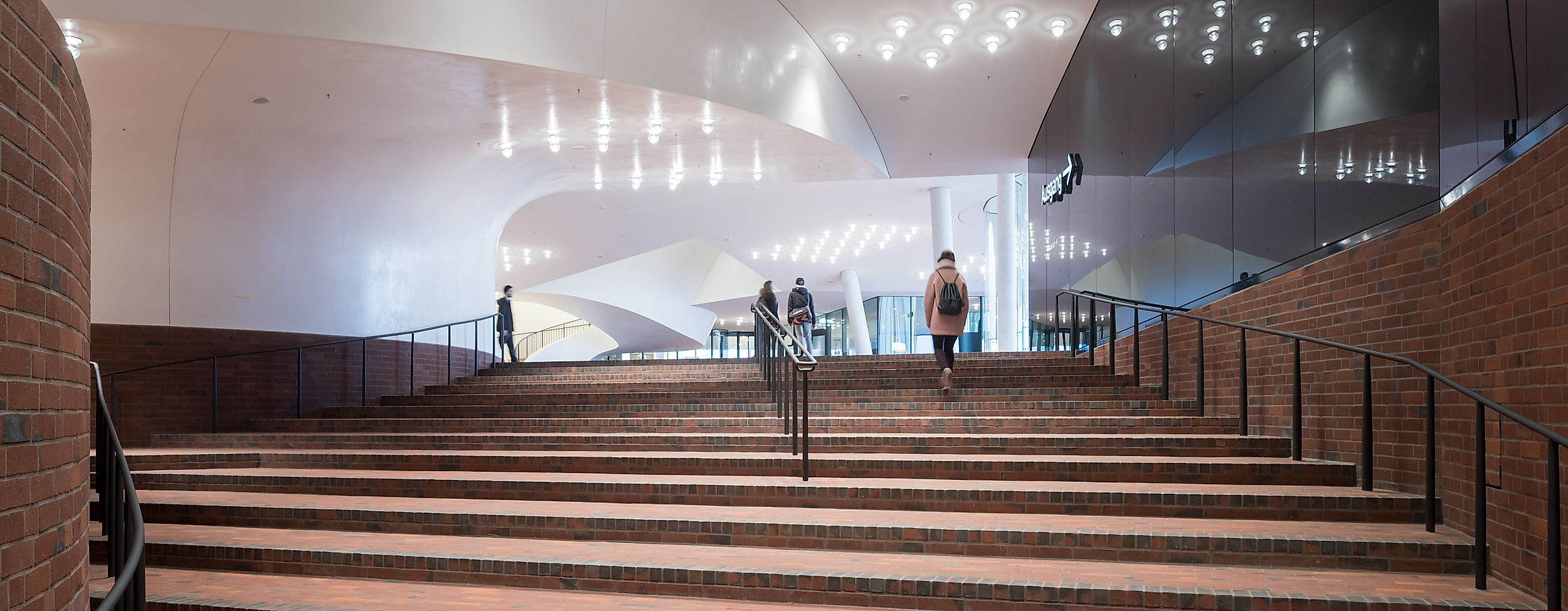 Elbphilharmonie Plaza