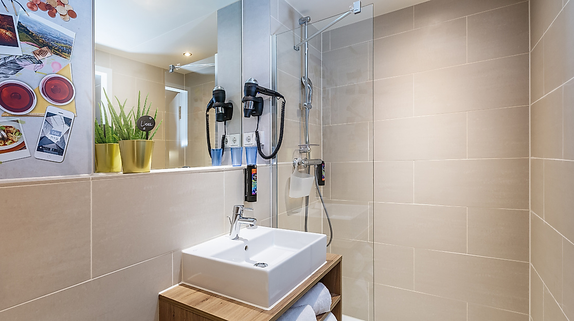 Hotel the niu Keg Hamburg: Bathroom