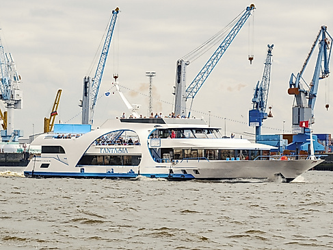 Fahrgastschiff MS FANTASIA