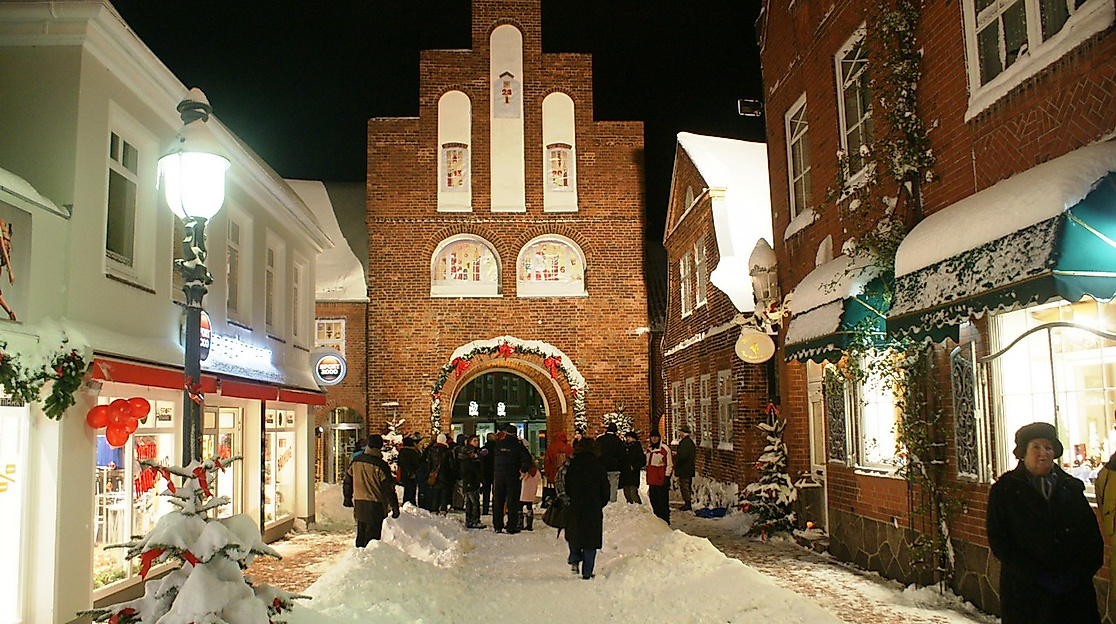 Blick auf Riesen-Adventskalender