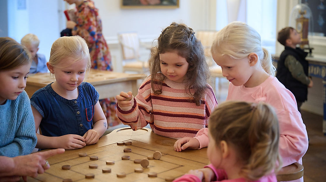 "Von Puder, Pasteten und Seidentapeten" Familien-Führung