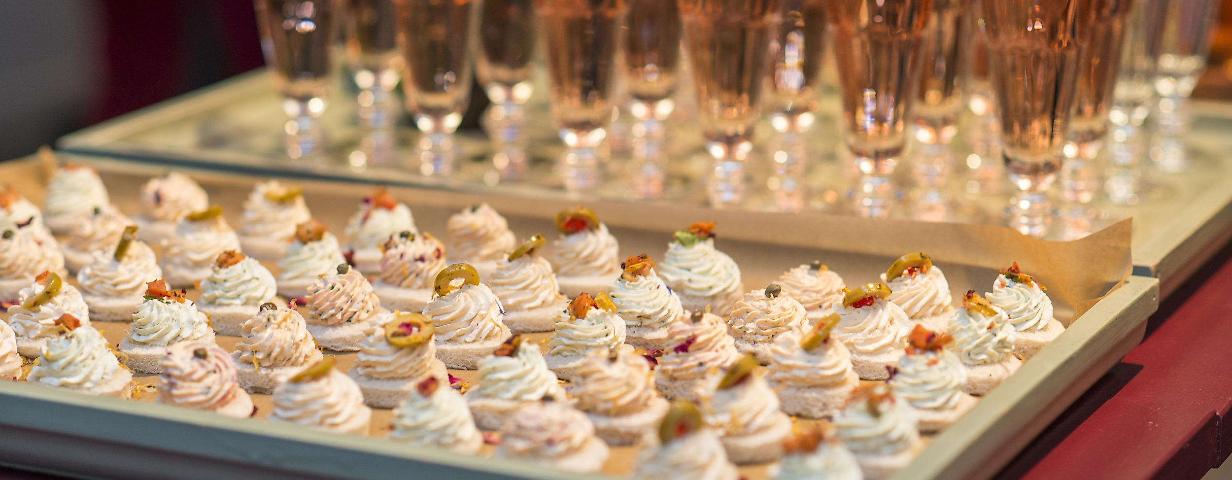 die-2te-heimat_prosecco-fingerfood_c-ulrike-schacht