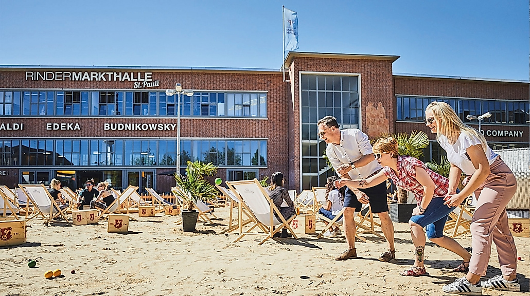 karo-beach-strandbar-an-der-rindermarkthalle_i_c-karo-beach