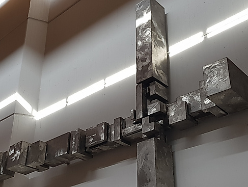 Liegendes Kreuz, Lichtstrahl