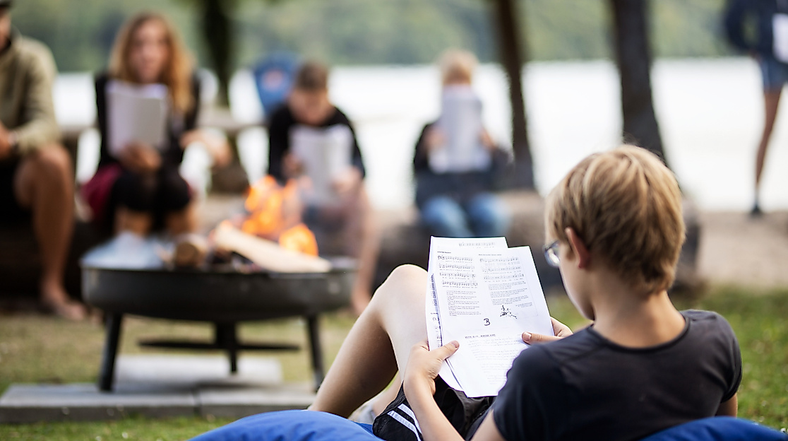 Lagerfeuerlieder mit Reinhard Heymann & Tom Steffens