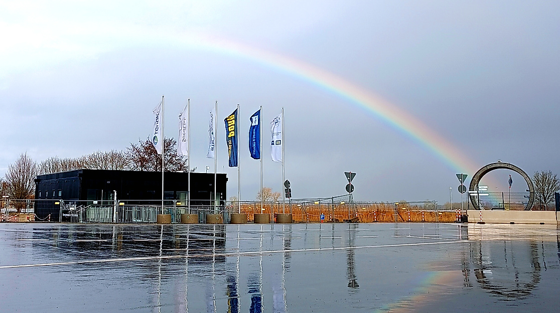 Regenbogen über dem Infozentrum SuedLink