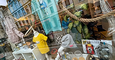 elbstolz-schaufenster-komplett-von-rechts_1