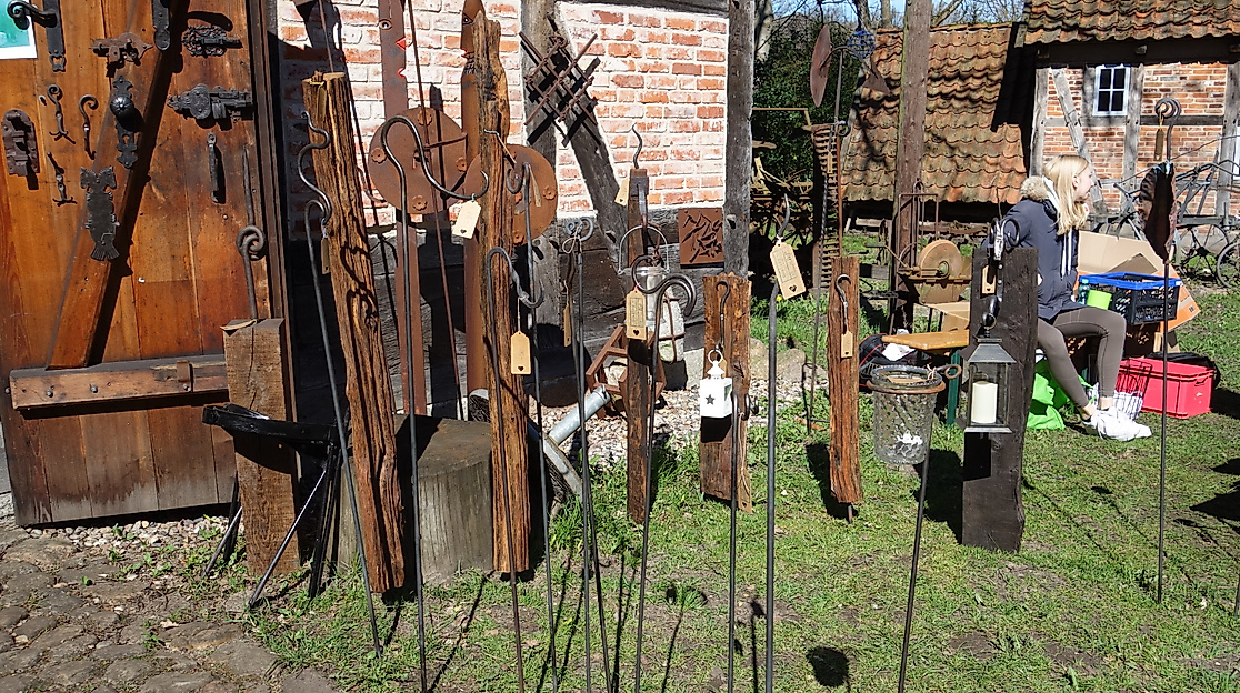 Trödelmarkt im Museumsdorf Seppensen