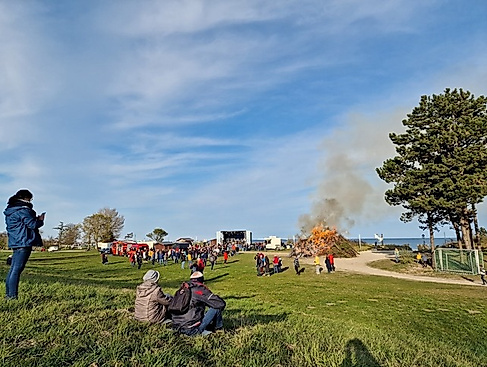 Maifeuer Kellenhusen mit "Mad Murph Mahoun"
