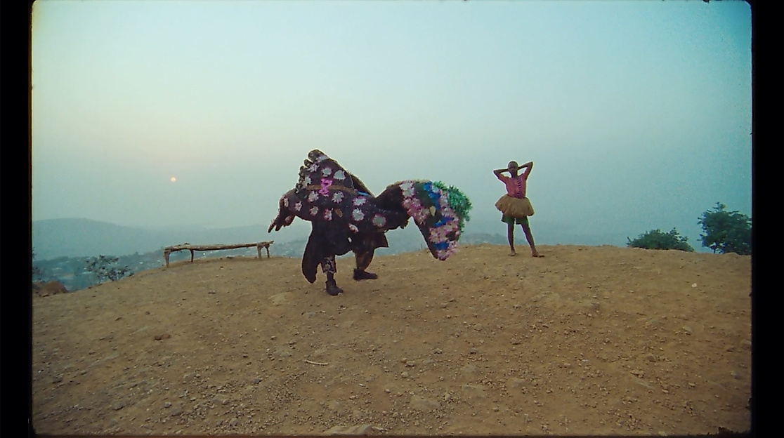 JulianKnxx (Julian Knox), »Temple Run«, 2022-24, 6mm & digital film (film still), stereo sound, colour, 13:45 min.