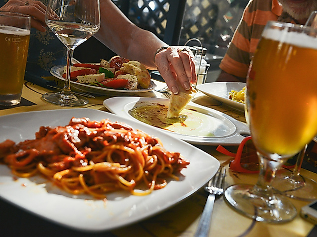 italienisches-dinner-601576_c-bild-von-stokpic-auf-pixabay