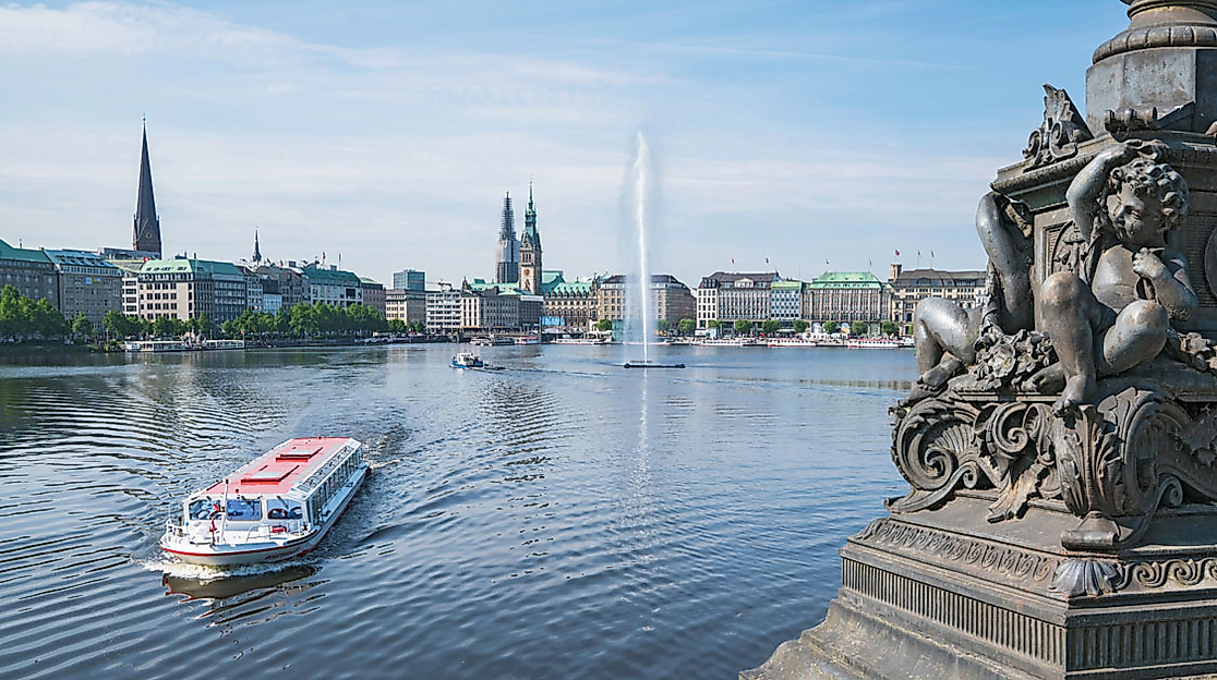 Binnenalster mit Alsterdampfer