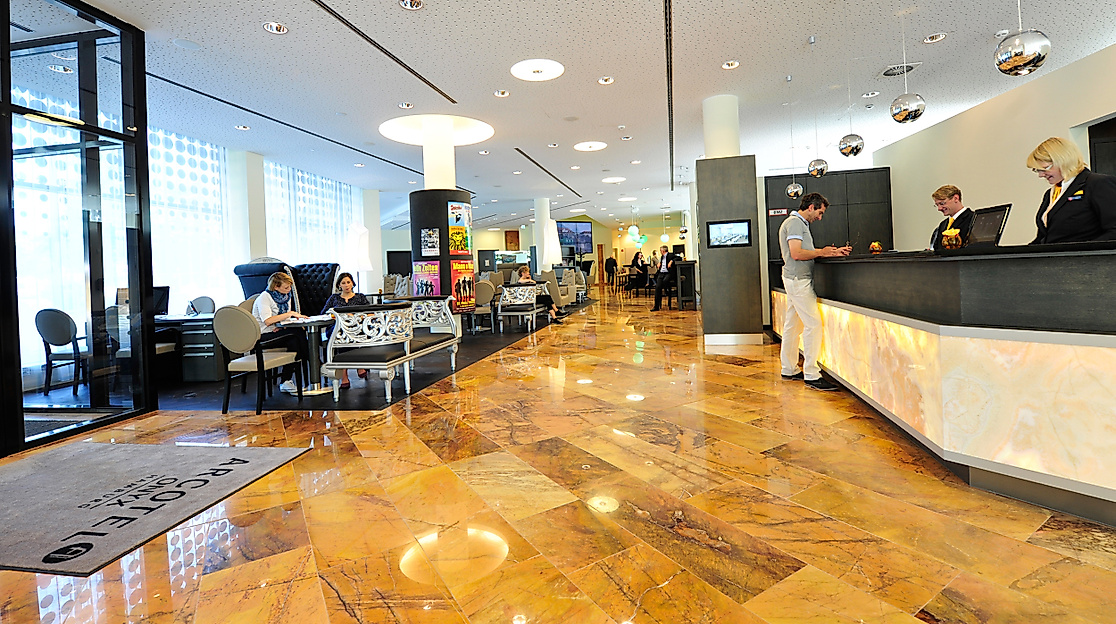 Hotel ARCOTEL Onyx Hamburg: Rezeption