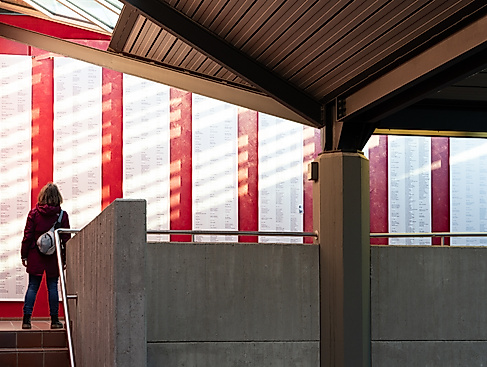 Auf Wänden geschrieben: Die Namen der Opfer.