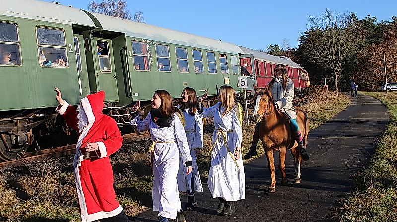 Der Nikolaus grüßt den HEIDE-EXPRESS