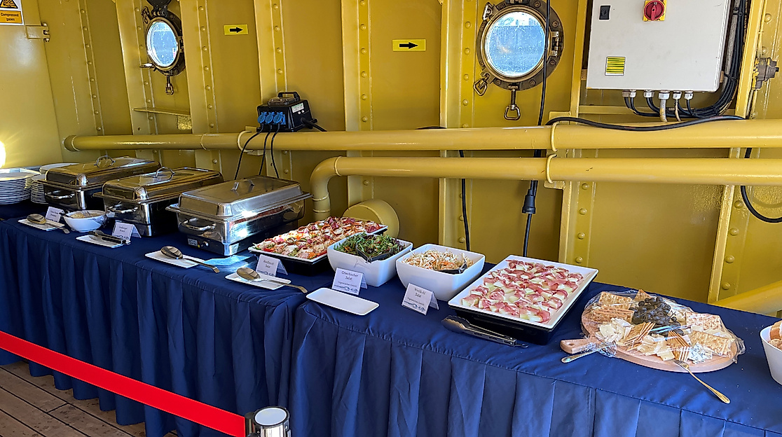 HOCHSEESCHLEPPER ELBE - Buffet