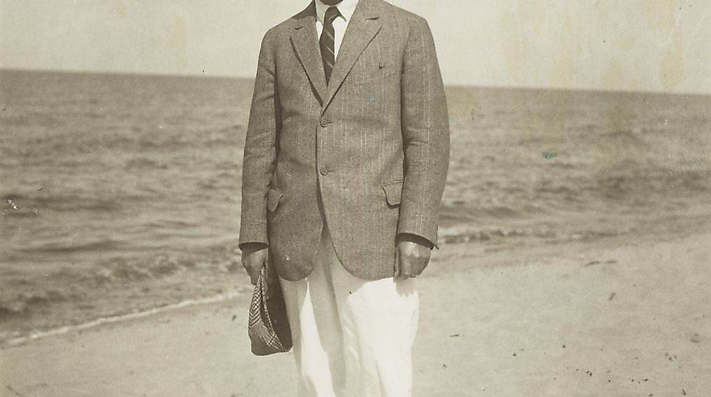 Thomas Mann am Strand in Nidden